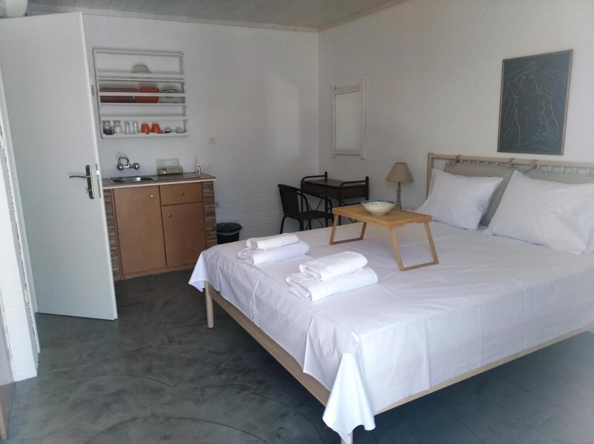 Elena Apartments Ithaca バティ エクステリア 写真