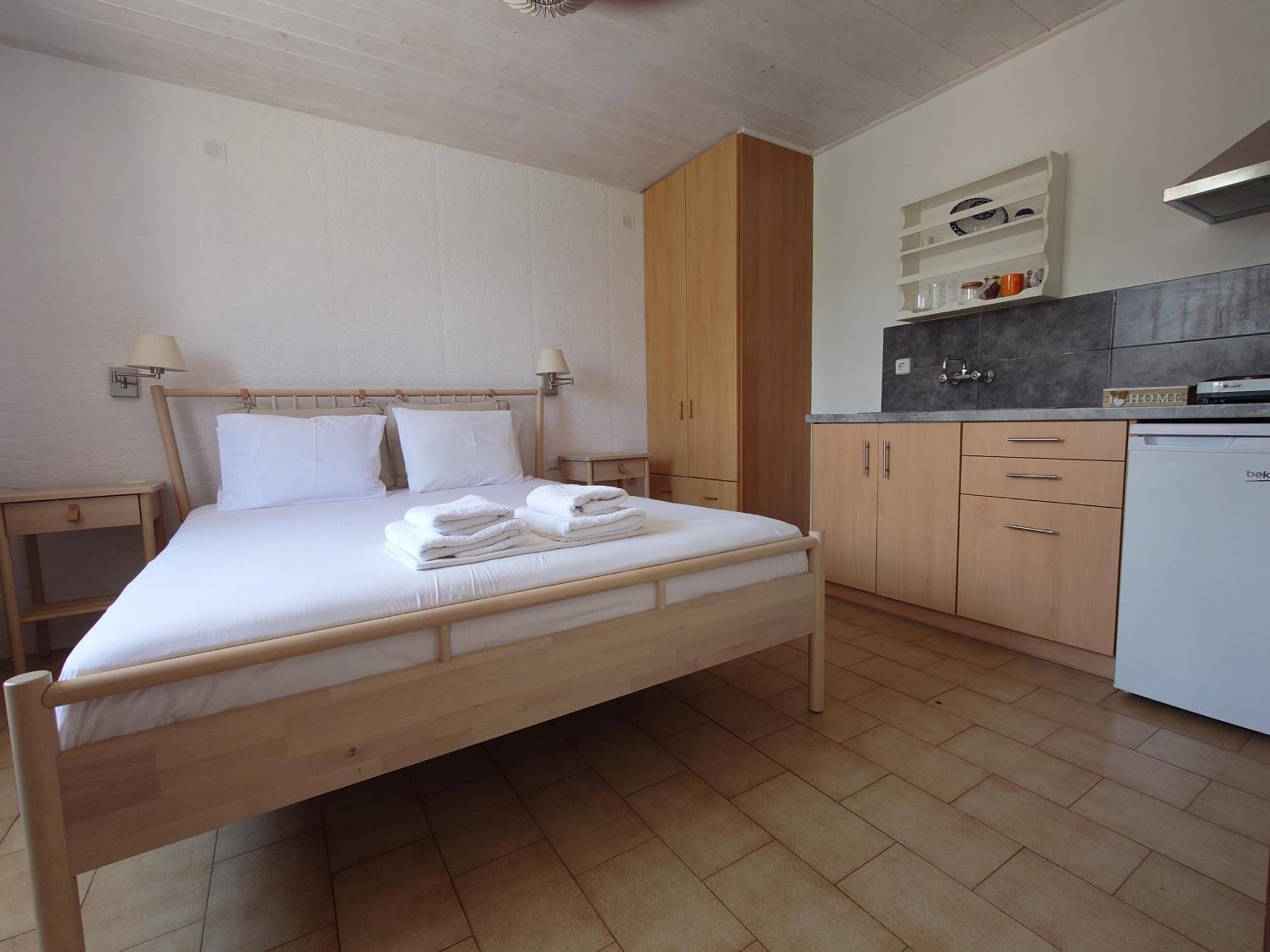 Elena Apartments Ithaca バティ エクステリア 写真