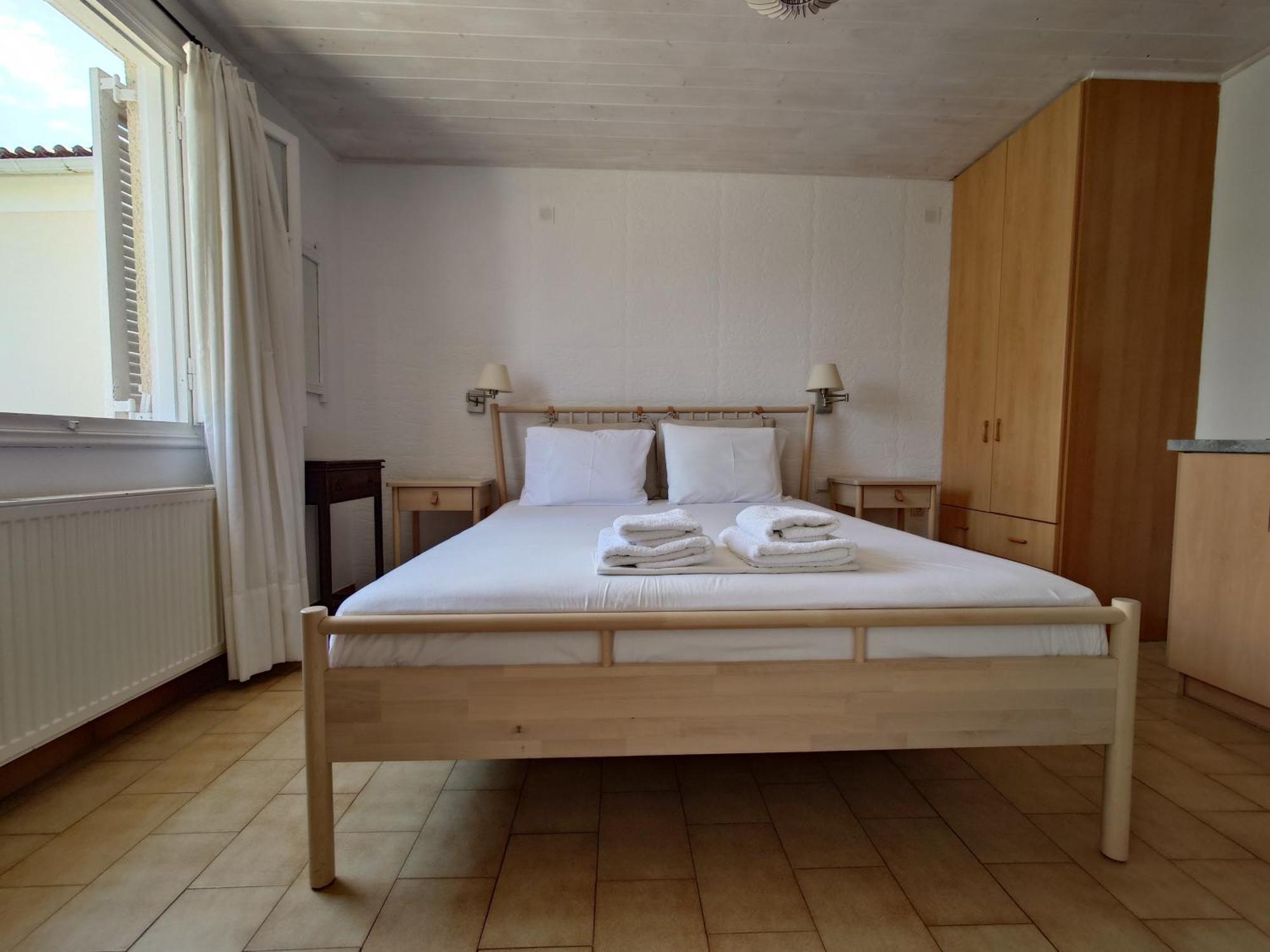 Elena Apartments Ithaca バティ エクステリア 写真