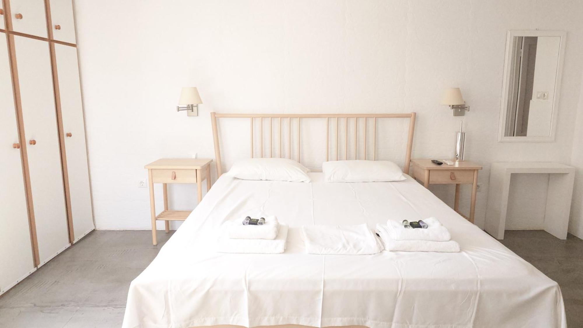 Elena Apartments Ithaca バティ エクステリア 写真